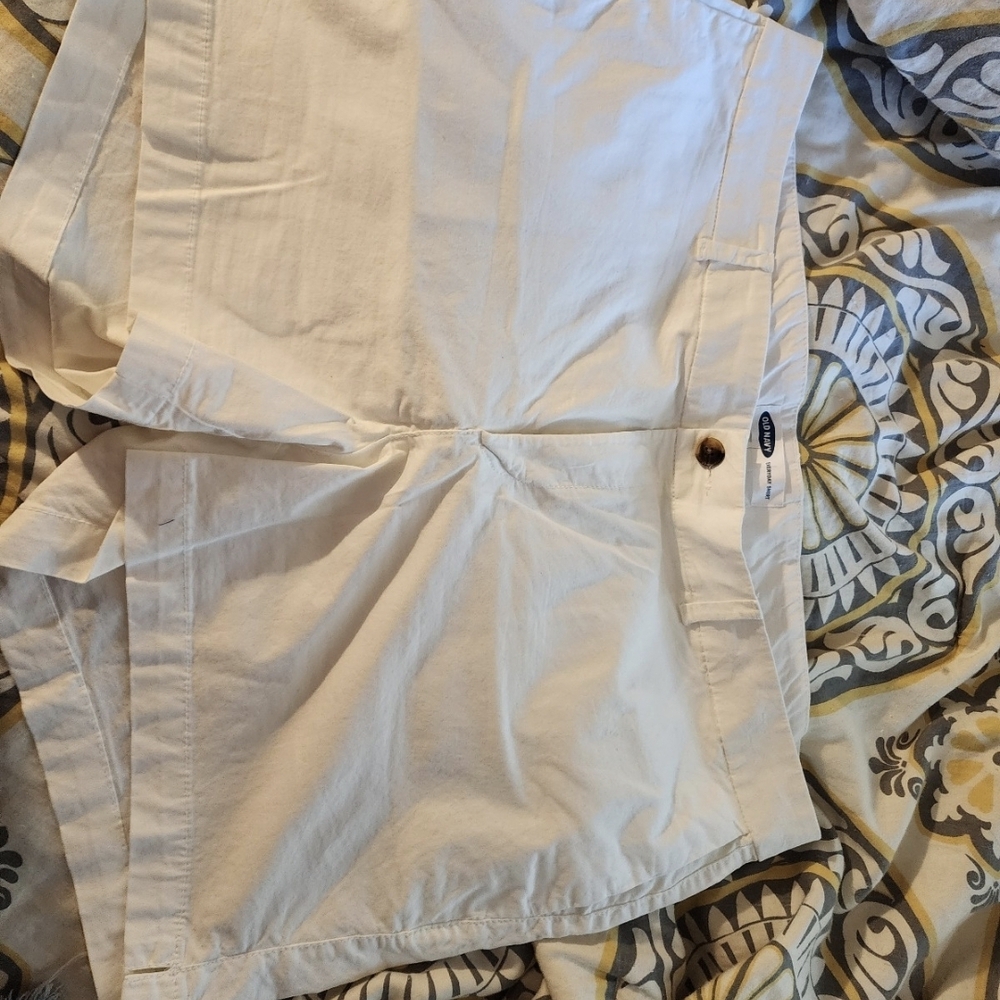 Old Navy Everyday White Shorts